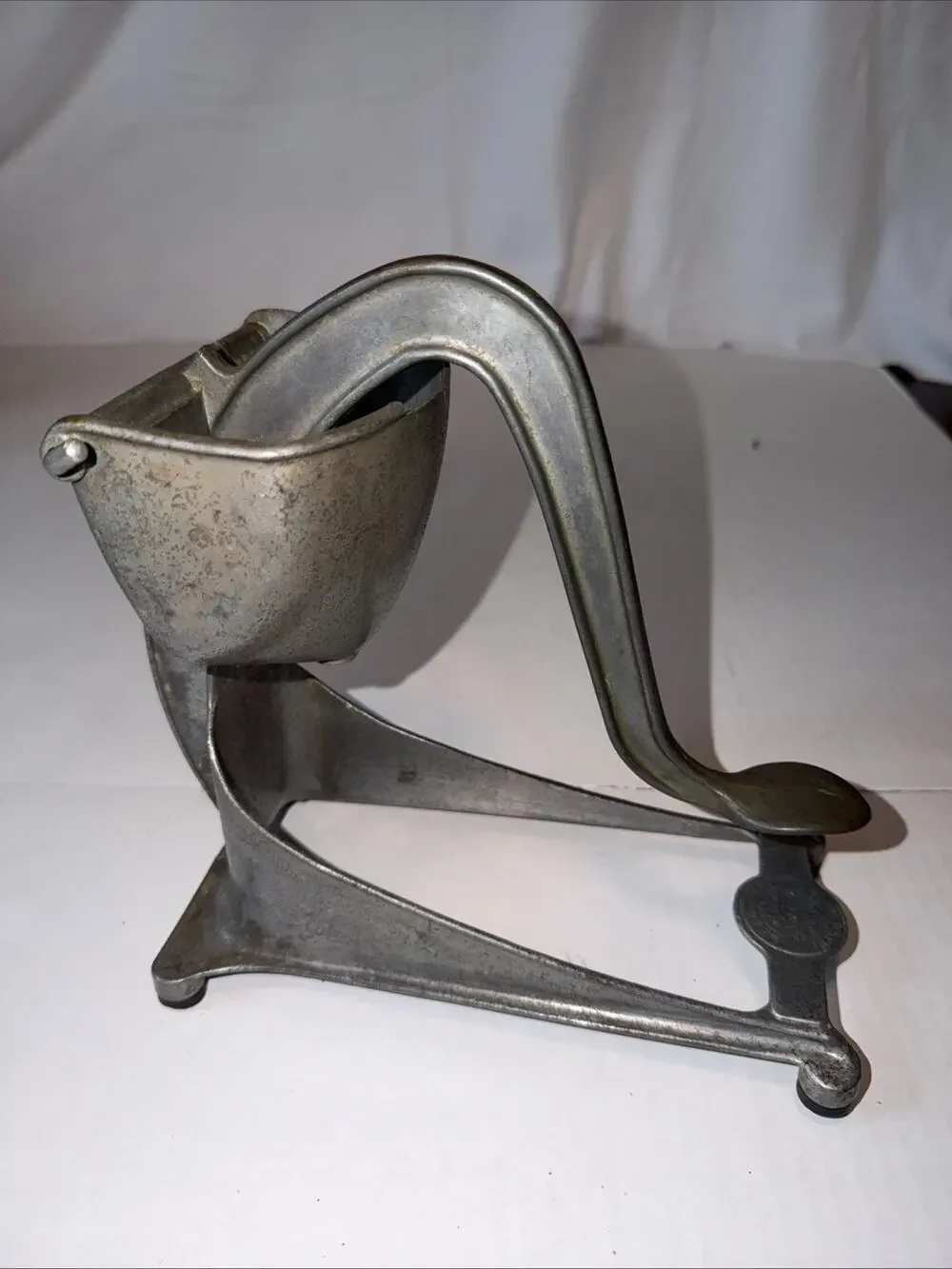 Vintage ALCOA Wear Ever Aluminum Juicer Tall Stand Hand Press Fruit Squeezer